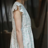 Frill/French sleeve dress　445940-A