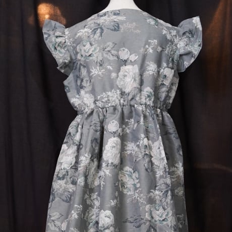 Frill/French sleeve dress   449936-E