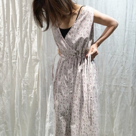 over-all/sleeve less
