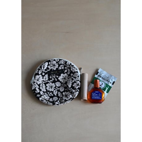 R&D.M.CO- WILD BERRY CIRCLE POUCH/S