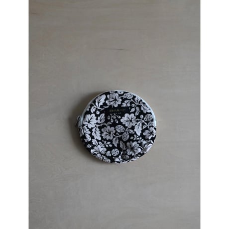 R&D.M.CO- WILD BERRY CIRCLE POUCH/S