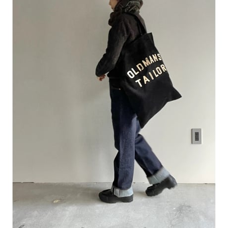 OMT PRINT VELVET TOTE BAG/black