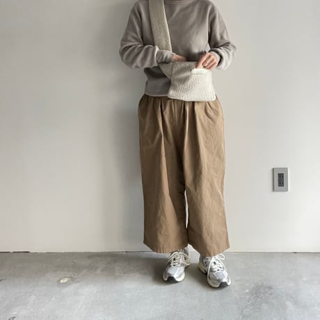 R&D.M.CO- SHEEP BOA BADY BAG/greige
