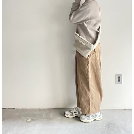 R&D.M.CO- SHEEP BOA BADY BAG/greige