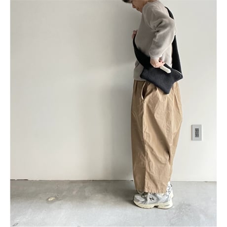 R&D.M.CO- SHEEP BOA BADY BAG/black