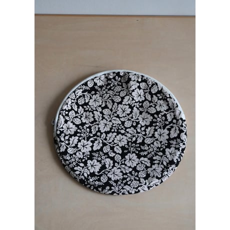 R&D.M.CO- WILD BERRY CIRCLE POUCH/L