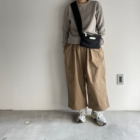 R&D.M.CO- SHEEP BOA BADY BAG/black