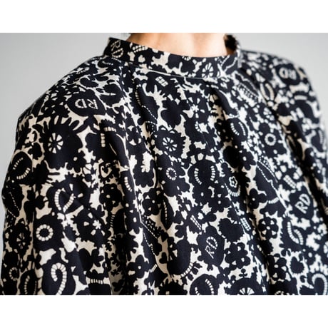 R&D.M.CO- M.T.P SMOCK BLOUSE