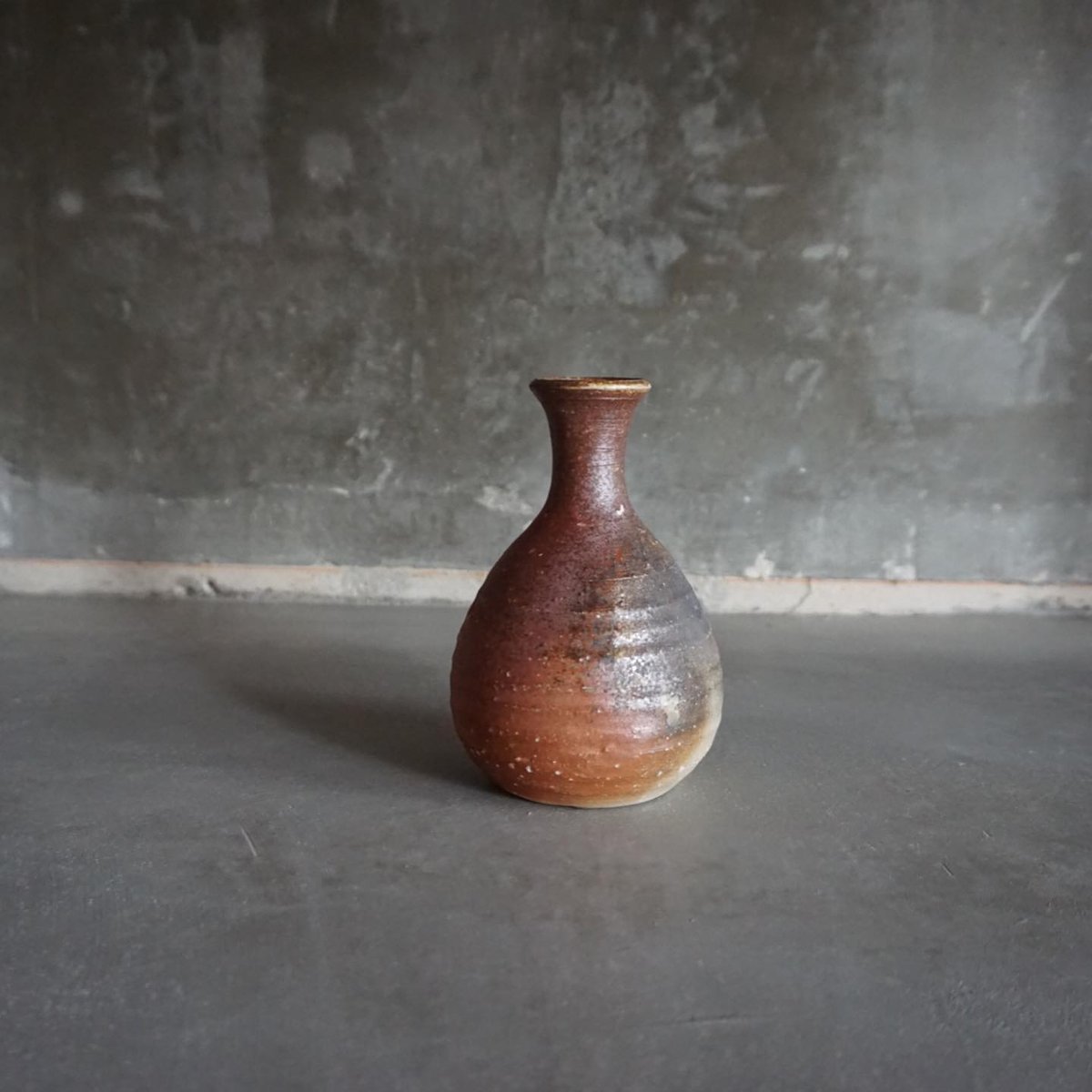 信楽焼徳利型花入「壺中窯（２代目）保庭楽入作」 新品 信楽焼 徳利型花入 壺中窯 保庭楽入作 箱入 - メルカリ