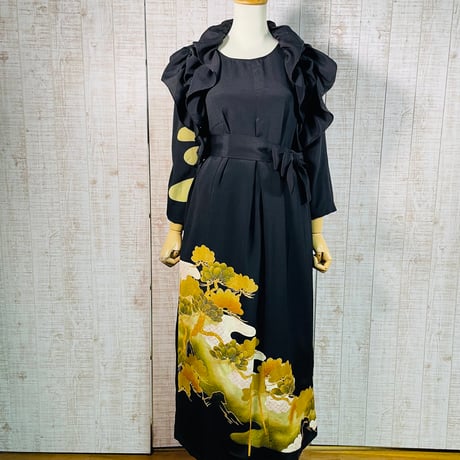 着物リメイク＊松模様刺繍正絹黒留袖ワンピースＬ～ＬＬ＆ギャザーストール