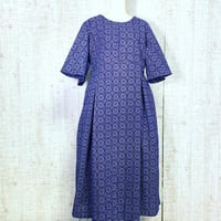 幾何学模様＊型絞り浴衣マキシ丈フレアー袖ワンピースＬＬ～３Ｌ