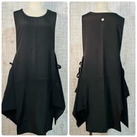 紋付き正絹黒留袖ひらひら裾変形ベスト＊フリーサイズ
