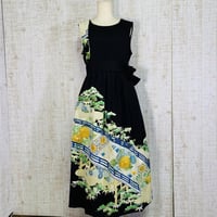 橋に菊梅松竹亀甲模様刺繍正絹黒留袖ワンピースＭ～Ｌ＆ベルト