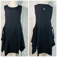 紋付き正絹黒留袖ひらひら裾変形ベスト＊フリーサイズ