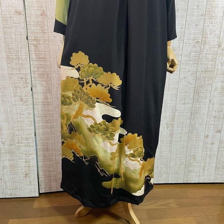 着物リメイク＊松模様刺繍正絹黒留袖ワンピースＬ～ＬＬ＆ギャザーストール