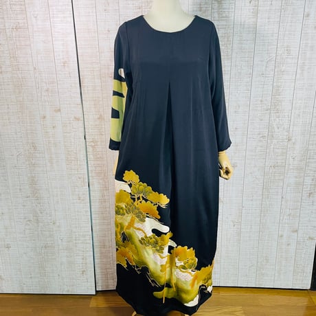 着物リメイク＊松模様刺繍正絹黒留袖ワンピースＬ～ＬＬ＆ギャザーストール