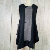 ①着物リメイク＊ちょっと大きめ＊正絹振袖＆黒留袖ひらひら裾変形ベスト＊フリーサイズ
