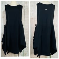 紋付き正絹黒留袖ひらひら裾変形ベスト＊フリーサイズ