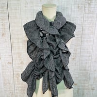 着物リメイク＊希少＊黒正絹亀甲柄鹿の子絞りふわふわ＆ひらひらギャザーストール