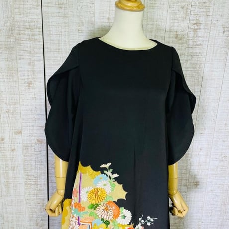 オーダー＊御簾に牡丹・菊模様刺繍正絹黒留袖ボートネック＆花びら袖テントラインワンピースＭ～Ｌ
