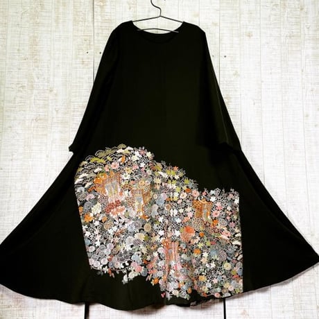 持ち込みオーダー＊蘇州刺繍＊正絹黒留袖美ライン・テントライン裏地付きワンピースＬサイズ