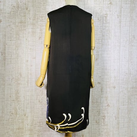 持ち込みオーダー＊おおきな菊模様刺繍正絹縮緬黒留袖ボトルネック裏地付きワンピースＬ