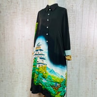 城に松模様手描き正絹黒留袖で前開きシャツ襟ロングワンピースＭ～Ｌ