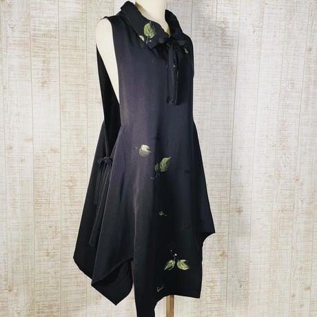 植物柄刺繍羽織＆黒留袖2way衿ひらひら裾変形ベストA＊フリーサイズ