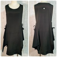 紋付き正絹黒留袖ひらひら裾変形ベスト＊フリーサイズ