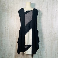 ②着物リメイク＊ちょっと大きめ＊正絹振袖＆黒留袖ひらひら裾変形ベスト＊フリーサイズ