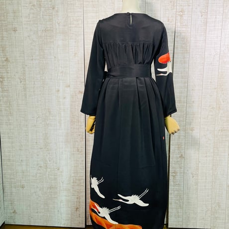 作家物＊夕焼けに群鶴刺繍正絹黒留袖ワンピースＭ～Ｌ＆ギャザーストール
