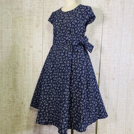 持ち込み浴衣オーダー＊菖蒲柄浴衣地で美ライン＆テントラインフレンチ袖ワンピースＭ～Ｌ