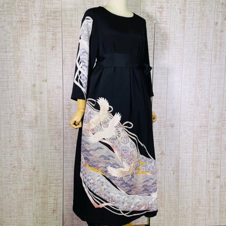群鶴に松竹梅亀甲模様刺繍正絹黒留袖ワンピースＬ～ＬＬ＆ギャザーストール