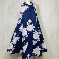 しつけ付き薔薇柄浴衣で立ち襟テントライン・美ラインワンピースＭ～Ｌ