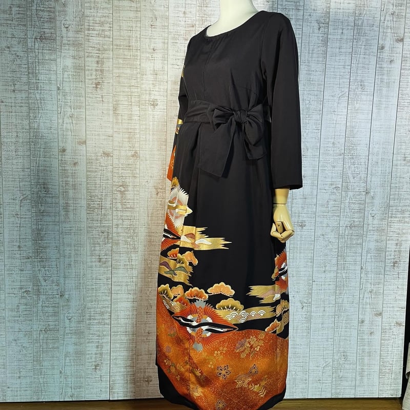 鶴・松刺繍＆箔置き正絹金彩黒留袖ワンピースM～L＆ギャザーストール