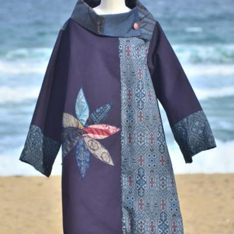 大島紬と藍染めでオフタートルパッチワンピースＬ～ＬＬ