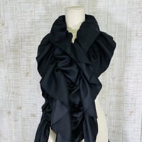 正絹黒羽織でふわふわ＆ひらひらギャザーストール