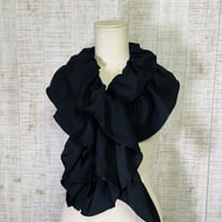 正絹縮緬の黒留袖でふわふわ＆ひらひらギャザーストール