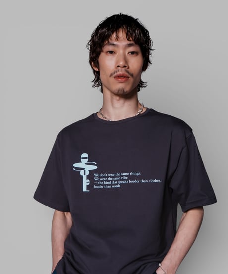 key logo print tee(charcoal)