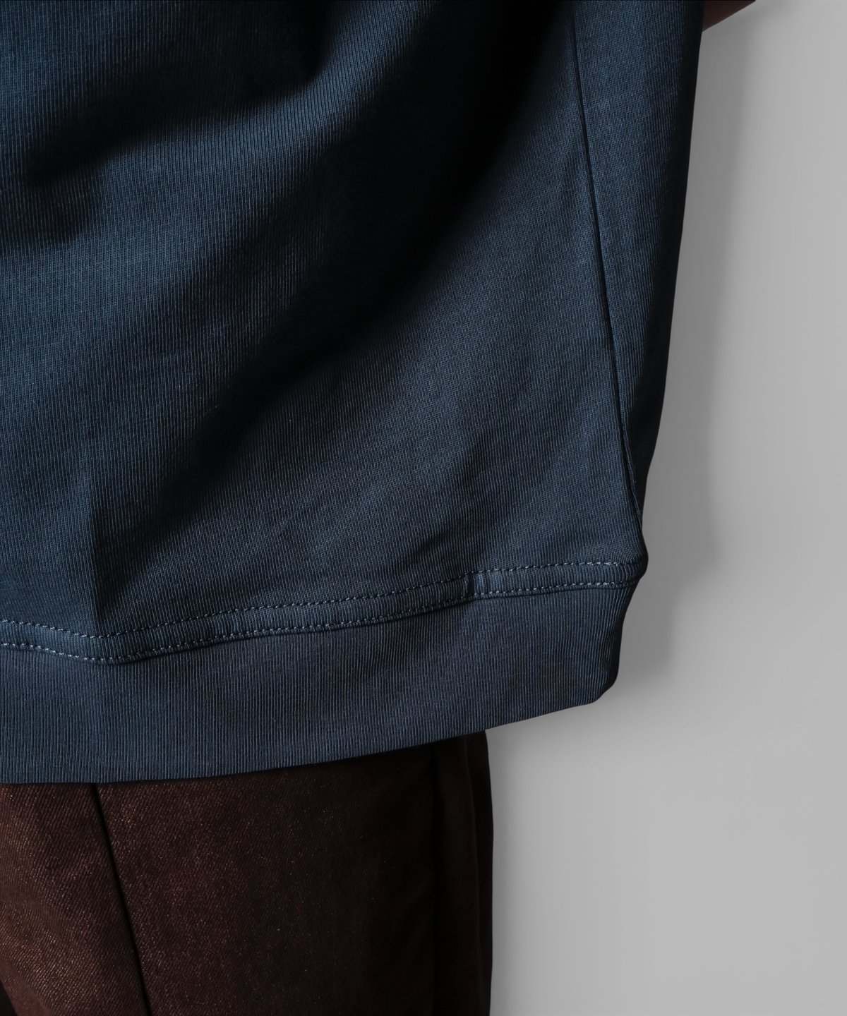 obscured beauty tee(dusty navy) | osolo Connection