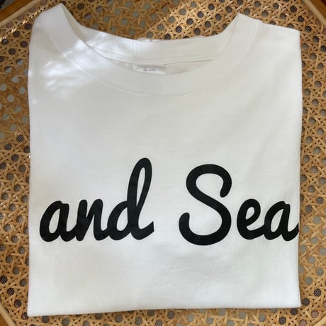 and Sea (ロゴサイズ大きめ)ロンT