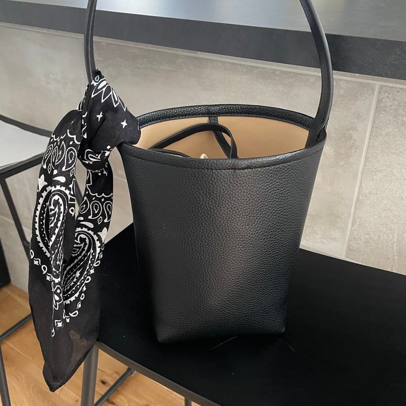 Bucket Baggage ブラック バケツ型バッグ M バケットバッグ - ブラック - レディース | H&M JP