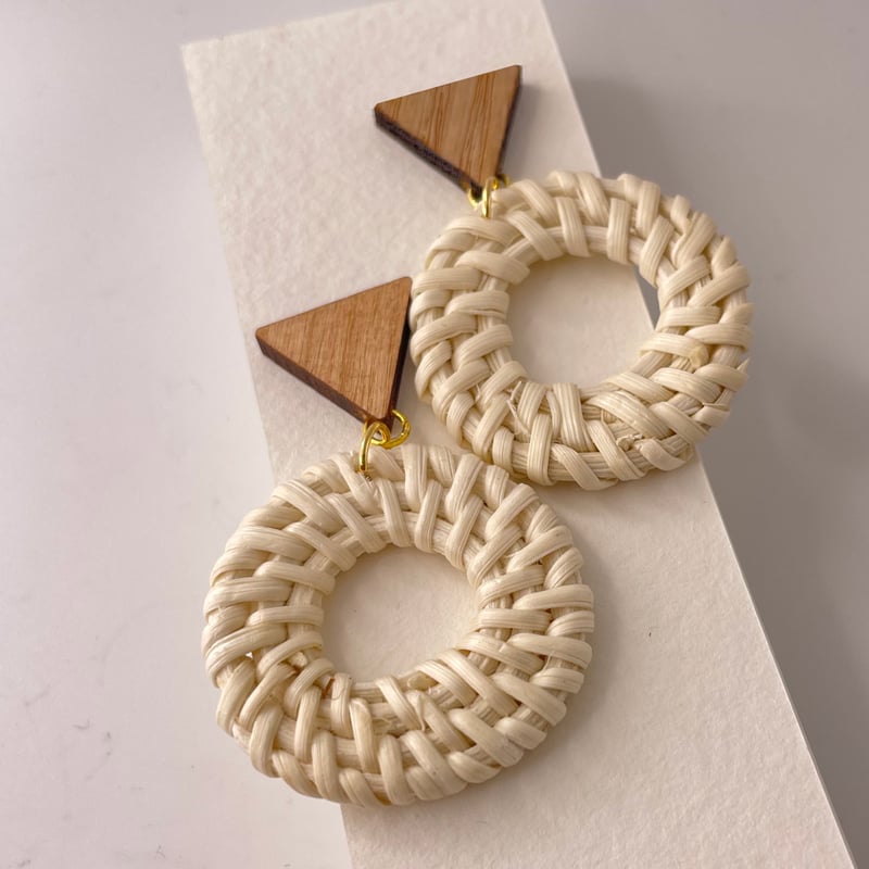 takayokatayama ラタン ヘアアクセサリー 3点セット 天然木のピアス 三角とラタン 藤白 | 髙田加工所 takada