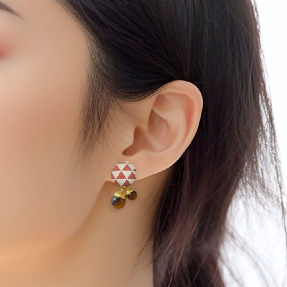 手染め 12柄 pierced earrings 釦+　天然石 タイガーアイ どんぐり　茜　秋色