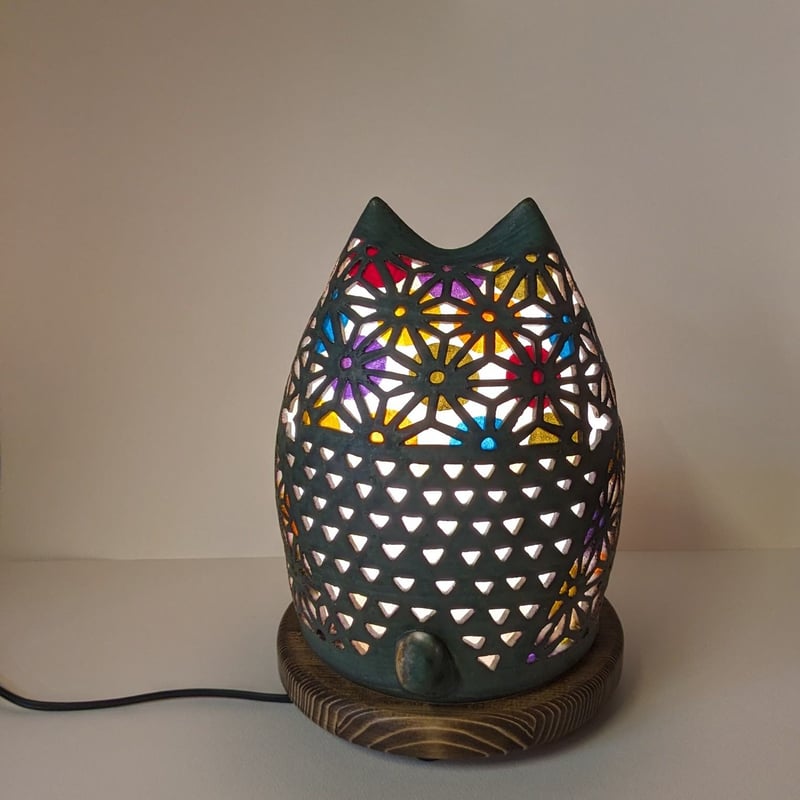 昭和レトロ　陶器の猫のランプ 　猫の照明 アンティーク 陶器 照明 猫 ランプ - メルカリ