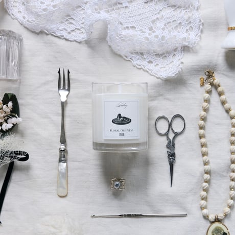candle / friday / floral oriental