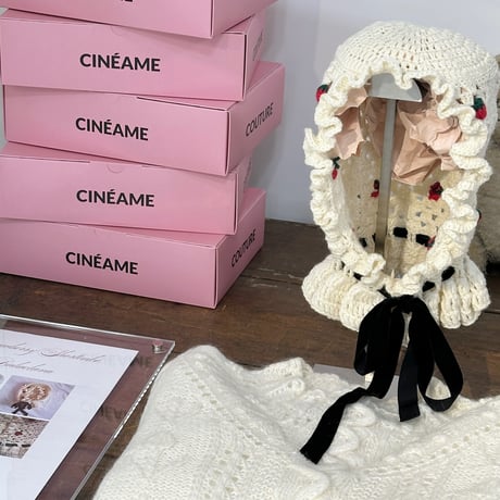 ショートケーキのバラクラバの編みものキット / Strawberry Shortcake Balaclava Crochet Kit / White