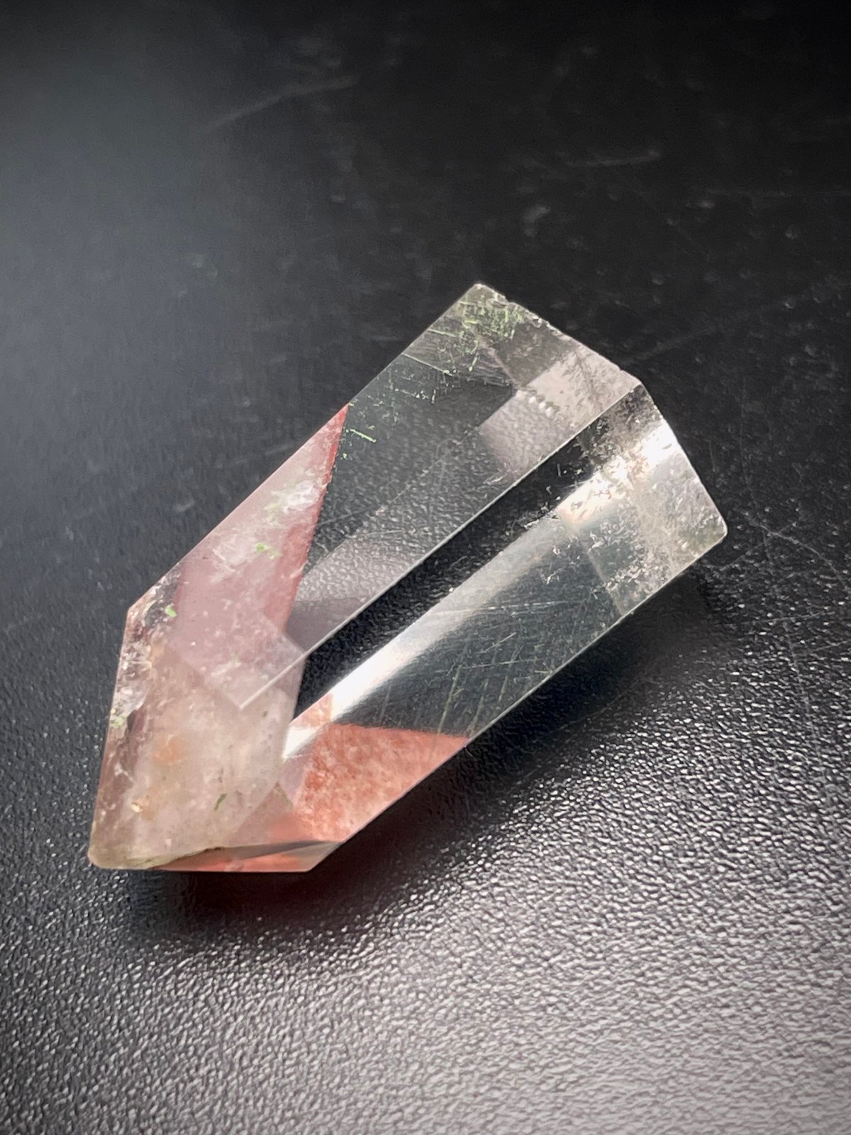 レッドファントムクォーツ【赤幻影水晶】六角柱◇タワー レッドファントムクォーツ【赤幻影水晶】六角柱◇タワー
