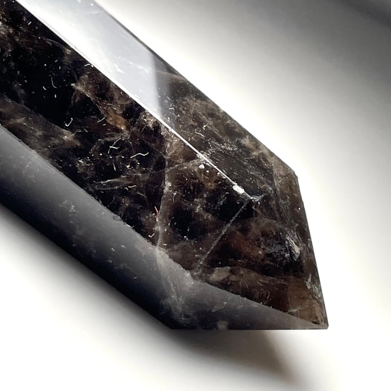 モリオン△黒水晶】六角柱◇ポイント◇タワー◇魔除け◇邪気払い モリオン△黒水晶】六角柱◇ポイント◇タワー◇魔除け◇邪気払い