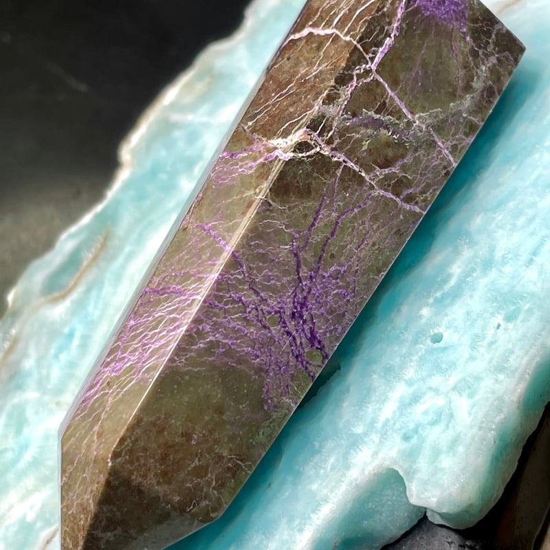 アトランティサイト【杉石】スティヒタイト◇六角柱タワー